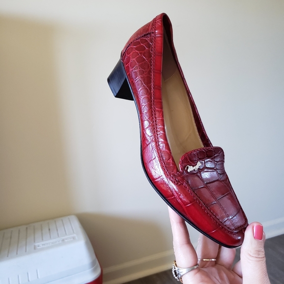 NWOT  Brunomagli ruby red crocodile pumps - Picture 9 of 15